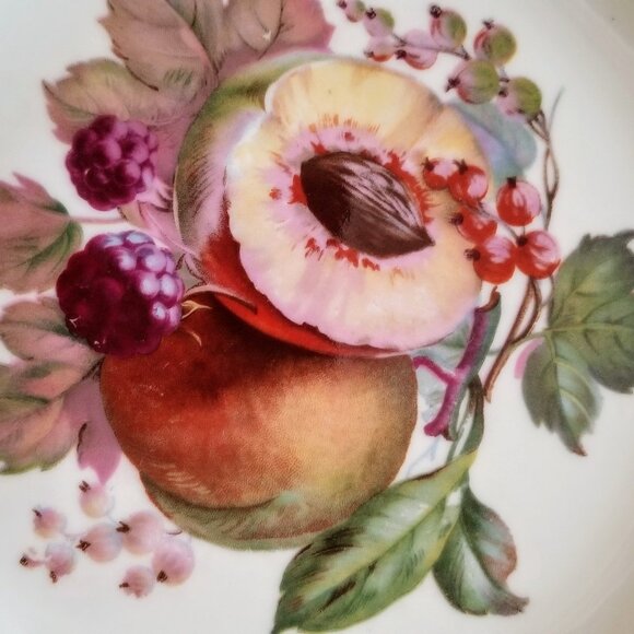 Vintage Gold Castle of Japan Plates Fruit Centers with Red and Gold Scallops - Picture 10 of 10